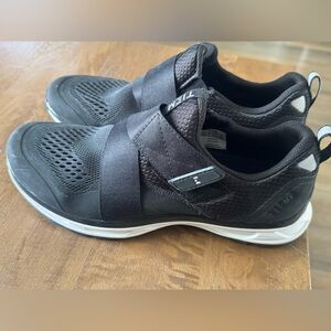 Tiem Slipstream Cycling Shoes - women’s 9.5